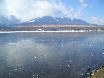 2 日目の山中湖から見た富士山