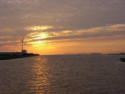 三河湾に沈む夕日