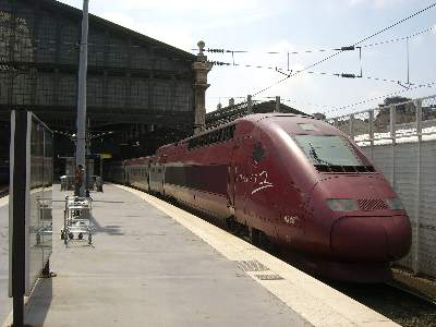 赤い国際 TGV タリス Thalys