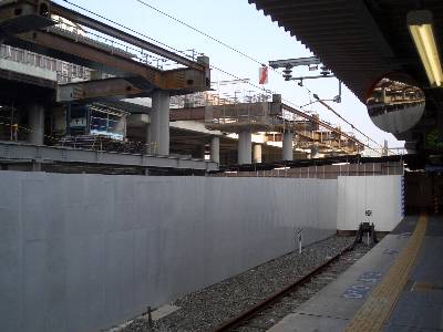 高架化工事中の JR 奈良駅